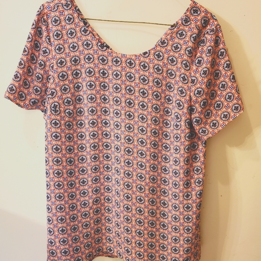 Flowy Patterned Blouse - image 1